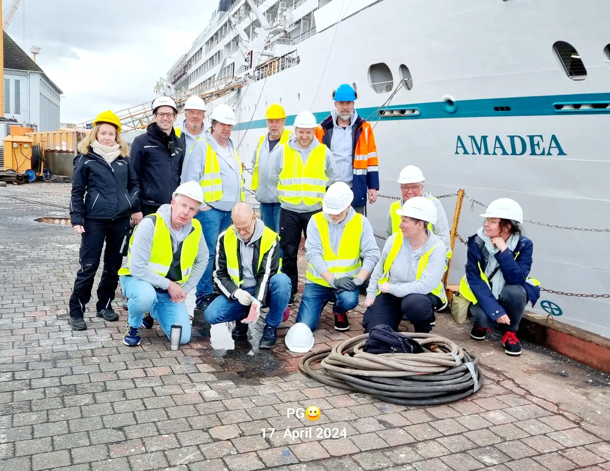 Gruppenbild vor MS Amadea